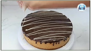 شیر را با کشمش هم بزنید. به دوستان خود یاد دهید که چنین کیک خوشمزه ای بپزند!