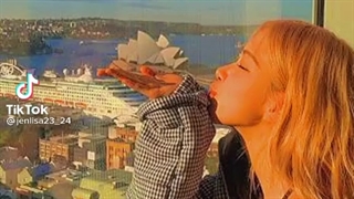 تولدت مبارک رزی ممنون که عضوی از بلک پینک شدی و مارو خوشحال کردی:))) بایس قشنگم:)))