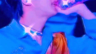 برای اولین بار توی عمرم تقدیمی میزارم میترسم دوسش نداشته باشی هلنم مرسی از اینکه با صمیمیت رفتار میکنی گیرنده:جئون هلن♡.