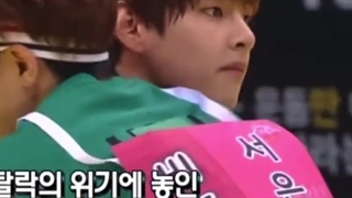 وقتی تهیونگ کشتی میگیره❤️