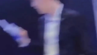 وقتی کوکی داره ساندویچ میخوره و نامجون یک گاز از ساندویچ میخوره