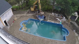 مراحل ساخت استخر فایبرگلاس در باغ