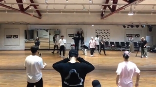 تمرین رقص از تاعو به همراه تیم Xi Pao Pao