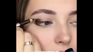 سایه مشکی چشم و ابرو