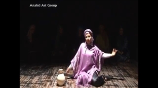 "آب را گل نکنیم"... صحنه ای از پرفورمنس "رنگ رخ آب"... کاری از گروه فرم و حرکت آناهید...