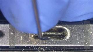 بهترین روش پاک کردن پورت شارژ‌ کثیف