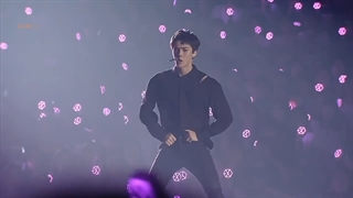 اجرای آهنگ Play Boy از اکسو در کنسرت The EXOrDIUM (SEOUL)