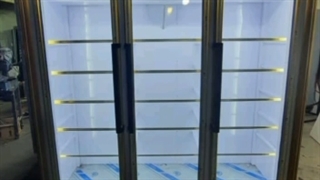 یخچال فروشگاهی سه درب صنایع برودتی اورانوس