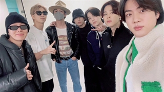 عکس منتشر شده از کانال توییتر رسمی D-1 | BTS