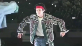 رقص گردن تهیونگ با لباس ایرانی