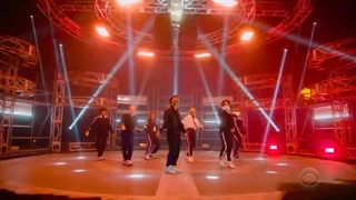 اجرای MANIAC استری کیدز در برنامه‌ی "LATESHOWMEMUSIC"