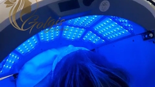 پاکسازی پوست با نوردرمانی(led therapy)در آموزشگاه آرایشگری گل گیس