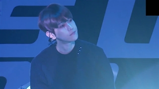 اجرای آهنگ های 24/7 + Smile On My FACE + TEMPO و Oh la la la از اکسو در Show Case Dmumt