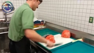 کارگر های بسیار با مهارت هیچ رباتی نمیتونه جایگزینشون بشه