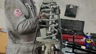 تعویض فنر عقب تویوتا کمری