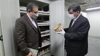 کار عجیب ضرغامی در مخزن موزه ملی با سفال ۴۵۰۰ ساله