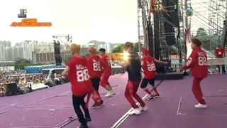 اجرای آهنگ های MAMA و History از اکسو در Hongkong Dome Festival 130701