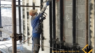 آیا عایق پاششی برای دیوار سیمانی مفید است؟