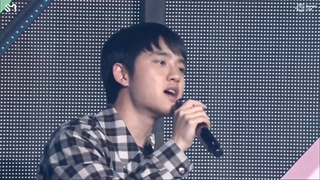 اجرای آهنگ Paradise از اکسو در فن میتینگ سالگرد ده سالگی