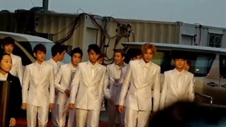 اکسو ot12 در مراسم فرش قرمز MaMa MnetAsianMusicAwards سال 2012