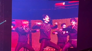 اجرای آهنگ Red Lights اسکیز در کنسرت سئول~[OT8]