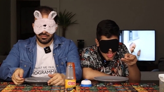 چالش-حدس-خوردنی-ها-با-چشم-بند-با-متین-همراه-مجازات-ماستی-