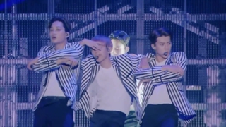 اجرای آهنگ Intro Dubstep از اکسو در کنسرت EXOluXion (JAPAN)