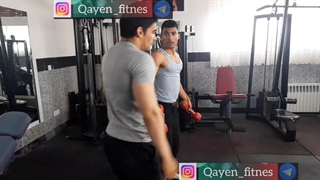 حرکت بدنسازی سرشانه نشر از جانب دمبل