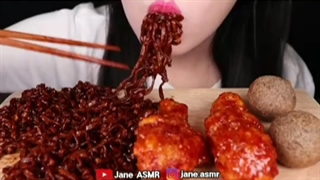 اسمرفود/کوتاه/خوردن نودل/کیمچی/توپک پنیری