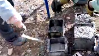 نمونه و قالب گیری و تراکم و پرداخت آزمونه بتن در کارگاه