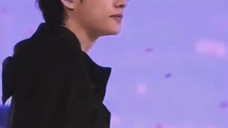 برو توضیحات کارت دارم (مربوط به بی تی اس و استری کیدز)