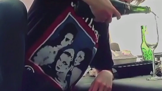 به جان خودم هممون همینیم...نگید نه که با همین پشت دست...