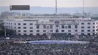 جمعیت انبوه شرکت کنندگان در اجتماع "سلام فرمانده" در میدان شهدای مشهد(کپشننن)