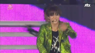 اجرای آهنگ History از اکسو در Golden Disk Awards 2012