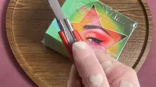 معرفی  پک سایه نئون پودری