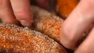 طرز تهیه چوروس شکلاتی