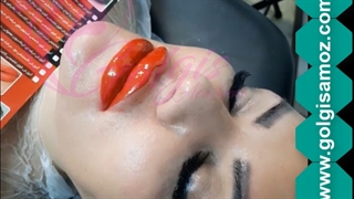 آموزش تاتو لب کار هنرجوی گل گیس