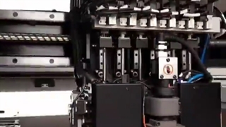 فیلم نحوه کار دستگاه مونتاژ بردهای SMD با سرعت بسیار بالا (رویال صنعت سامانه)