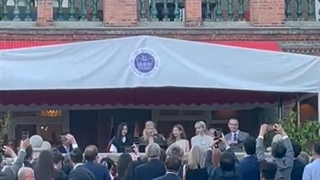 ویدئو منتشر شده از دخترا امروز در سفارت بریتانیا در سئول  # بلک پینک نیوز... کپشن