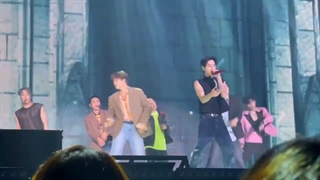 فن کم اجرای Not By The Moon در کنسرت HOME COMING WITH IGOT7