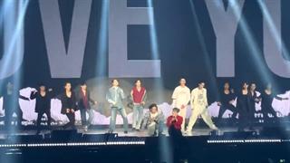 فن کم اجرای Page در کنسرت HOME COMING WITH IGOT7