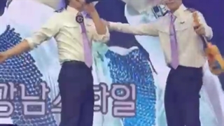 فقط منم که حس میکنم اینا دیگه رد دادن؟اوخدو جفت خوشگلای منن