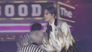 اجرای آهنگ ALL GOOD STARGAZER IN JAPAN آسترو