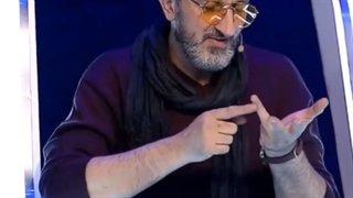 مهران مدیری از دست یوسف صیادی سرش را به میز کوبید