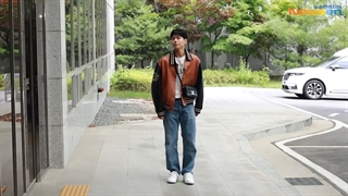 ویدیو منتشر شده از Park Bogum و Kim Taehyung V عضو گروه BTS و LISA عضو گروه BLACKPINK در فرودگاه به مقصد پاریس