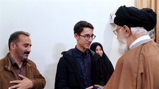 نماهنگ آرین غلامی آقای گل شطرنج محضر رهبر معظم انقلاب و حاج قاسم عزیز