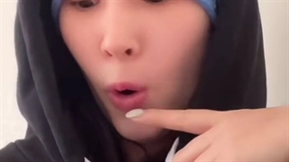 ریکشن لیا خواهر بزرگتر هیونینگ کای به موزیک ویدیو sugar rush ride(کپشن)