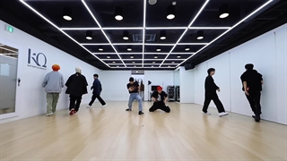 پرکتیس HALAZIA از Ateez