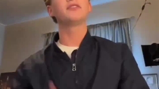 اگه اجازه بیرون رفتن تنهایی دارید ، سمتم نیاید .