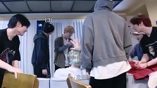 برنامه SKZ LOG استری کیدز ♡♡ با زیرنویس فارسی آنلاین . کپ